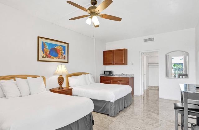 Lovely Hallandale Beach Studio