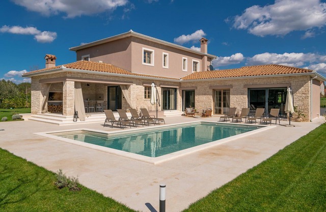 Preciosa casa en Grzici