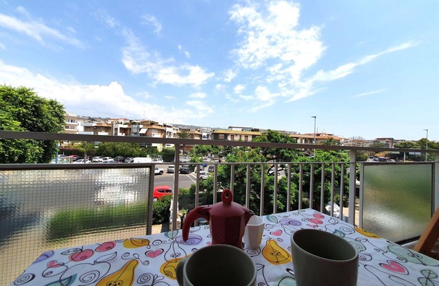 Bonito apartamento para 4 personas con A/C, WIFI, TV, balcón y aparcamiento