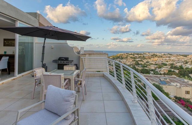 Lovely Mellieha Apt with stunning terrace & views!