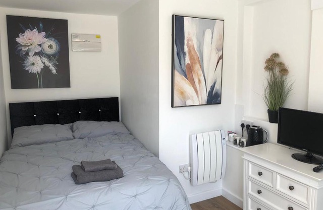 Lovely Modern decorated 1 bed Studio