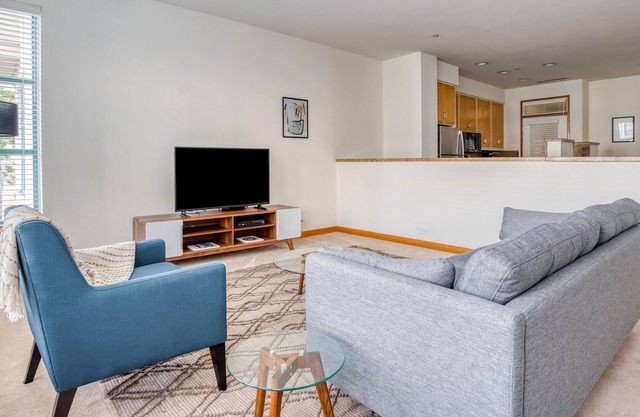 Lovely Pet-Friendly 2BR in Russian Hill