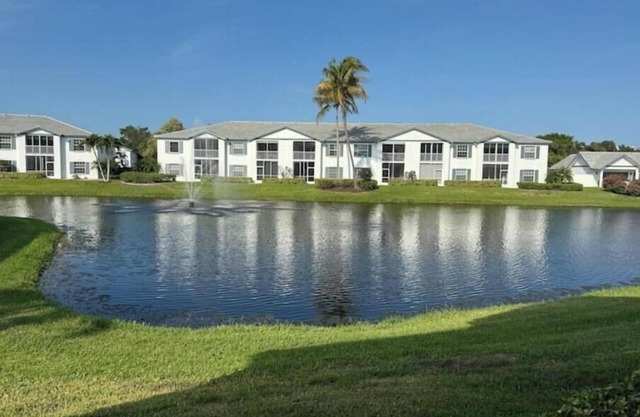 Lovely & relaxing summer condo with lake view-Pelican Bay