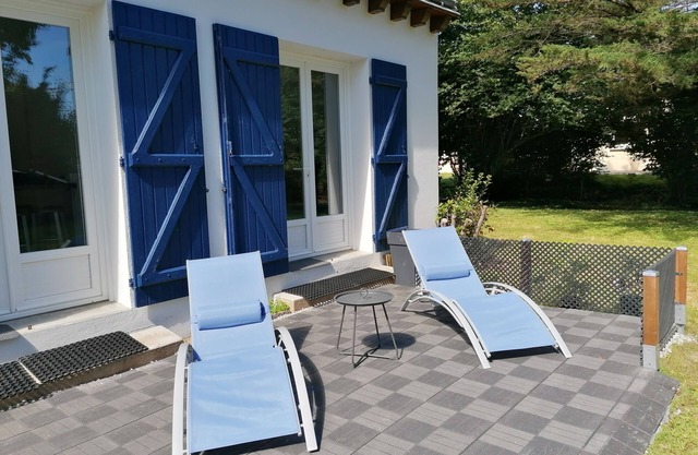 Pretty renovated house on a large quiet lot