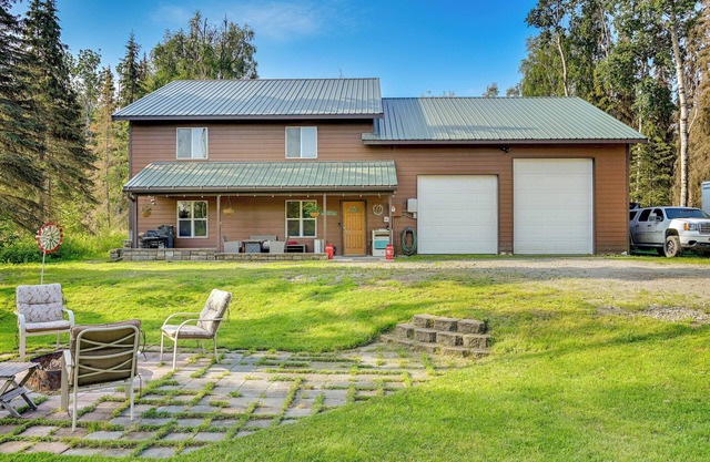 Lovely Soldotna Home, Steps From Kenai River