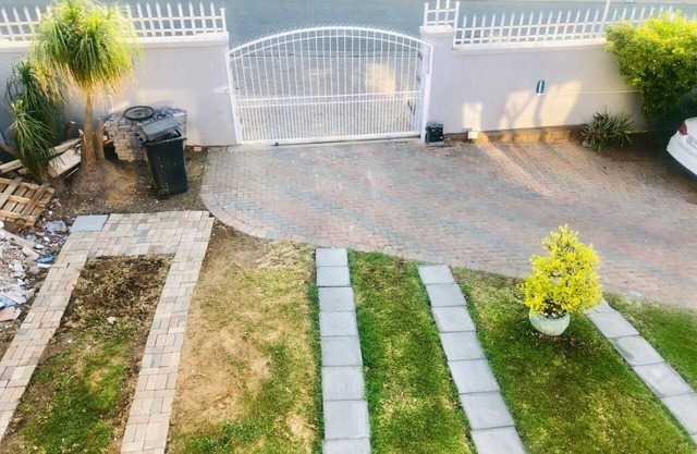 Precioso apartamento tipo estudio, ubicado en un terreno precioso con rocas naturales hechas por el hombre.
