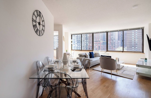 Lovely UES Luxury 2 Bed w/Gym, Pool,Laundry #6160