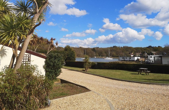 Hermosa villa en ubicación pintoresca orilla