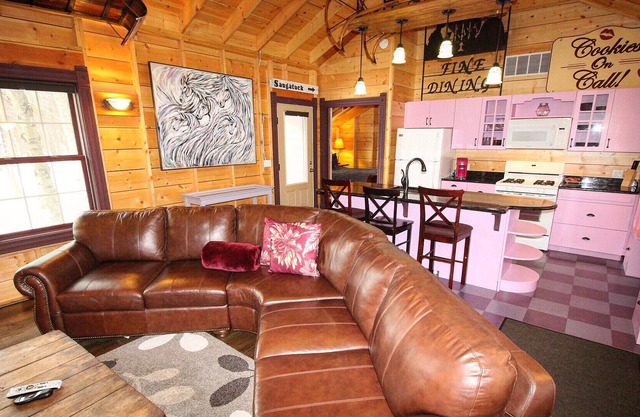 Cottage # 3 en DollyBrook Resort minutos de Saugatuck