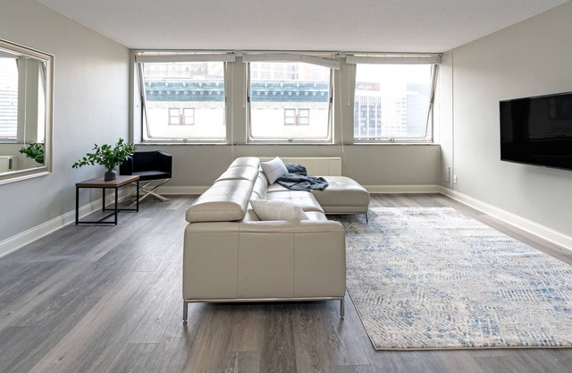 Luckman Apartments By Barsala