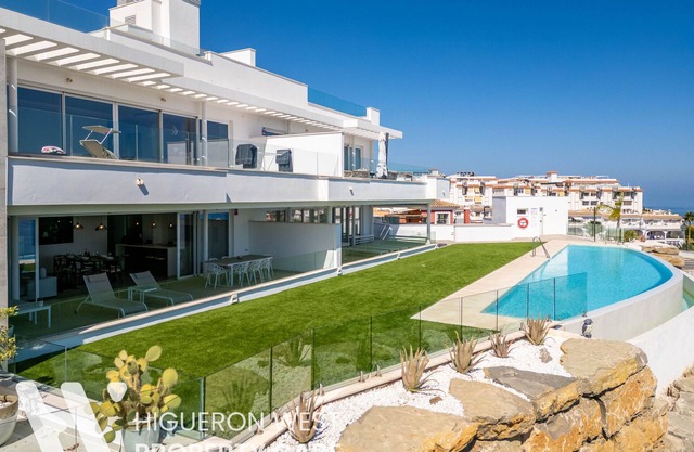 Luma View Retreat By HWPC
