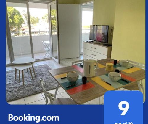 LUMINEUX 2 PIECES, TERRASSE, GARAGE PRIVE, en BORD DE MER
