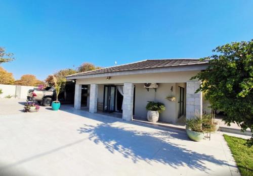 Luna Holiday Home