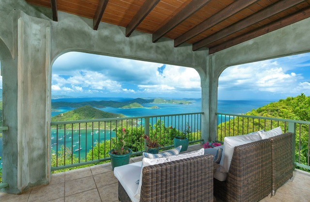Lunazul Cottage-2BR/2BA, Breathtaking view of BVIs and beyond, Solar/Starlink