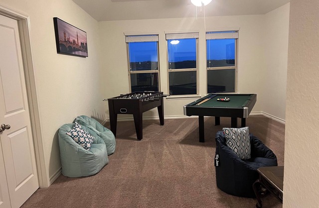 Lush 7-BR, Home Theater/Game Room near Seaworld/Six Flags --St2-