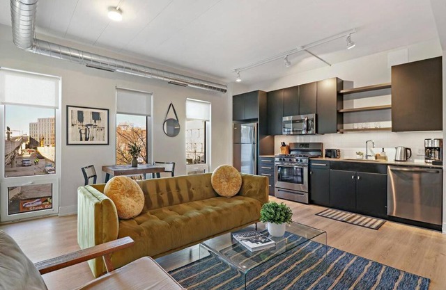 Lux 1BR & 1BA Apartment in Belmont - Belmont 207