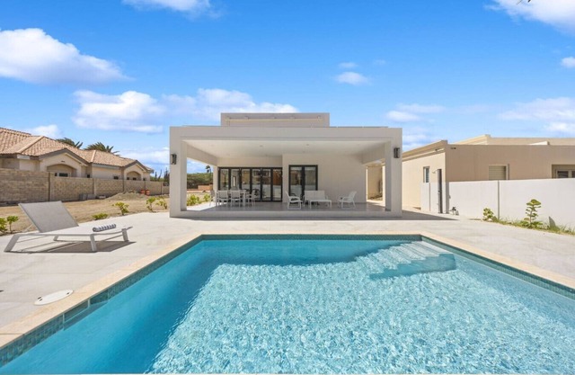 LUX 4BR and 3BA Villa with Pool at Malmokweg 48 by Bocobay