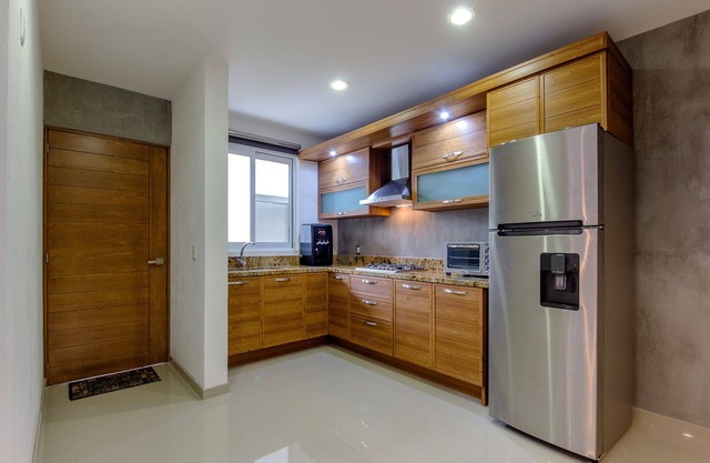 LUX MODERNO NUEVO LOFT-WALK TO TRENDY GOURMET REST.!