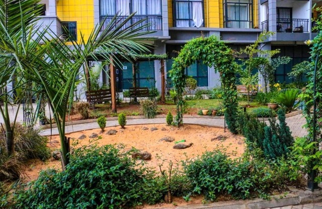 Lux Suites Silver Habor Apartments