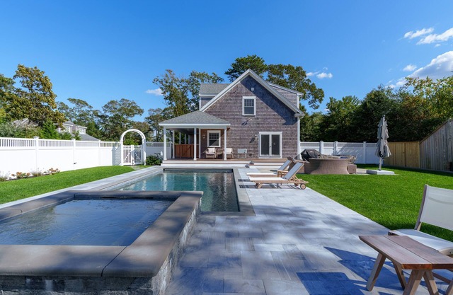 ¡ENTRADAS DE FERRY!Nueva construcción Lux 4 Bd / 4 Ensuite Ba, A / C In-Town Vineyard Haven
