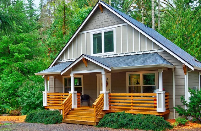 Cabin w/ Hot Tub, Fire Pit, Fenced Yard, Generator