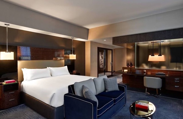 Luxe King Room with Skyline Views, Steps from Art and Dining