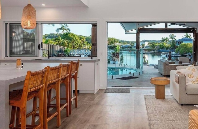 Luxe Modern 4 Bedroom Waterfront Home