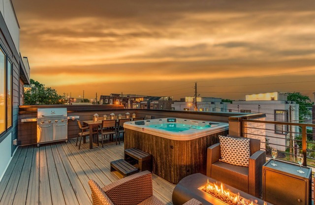 Luxe-tennessee Row-heart of Gulch-mins to Broadway