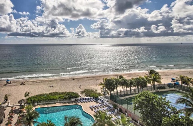 Luxe Waterfront Ft Lauderdale Condo with Beach, Pool apts