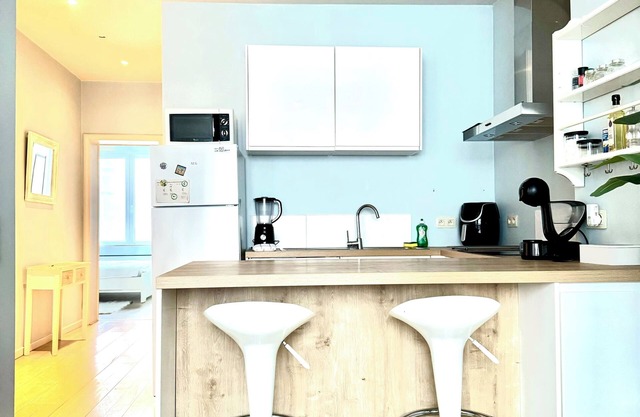 luxurious 2 bedroom apartment In place flagey