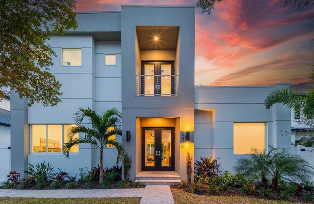 Arlington Park Luxury House