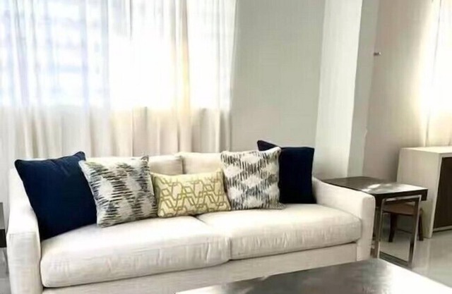 Luxurious Beachside 3-Br Apt