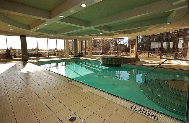 Modern & Cozy 1BR w/ parking by Square One