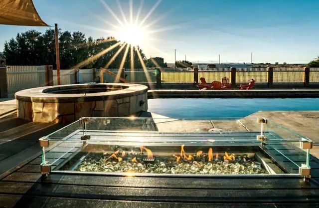 Luxurious Desert Oasis 🏜 JACUZZI AND GAMEROOM