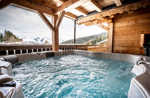 Lujoso chalet 7 hab. con jacuzzi y sauna, cerca del telesilla