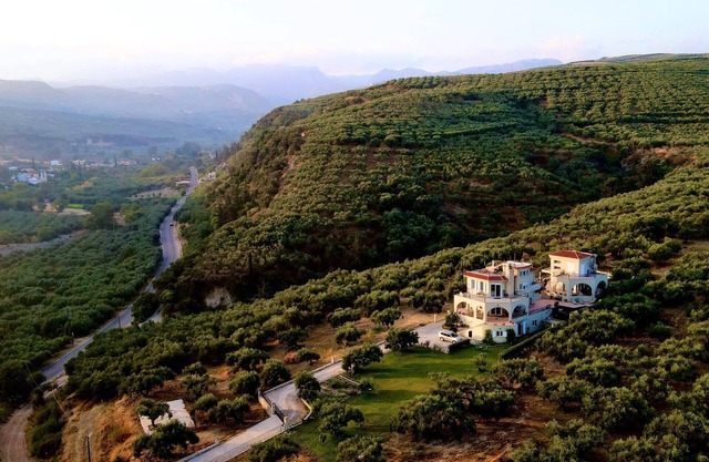 Seacoast Estate, Western Crete's Olive Region. Great for large-group gatherings.