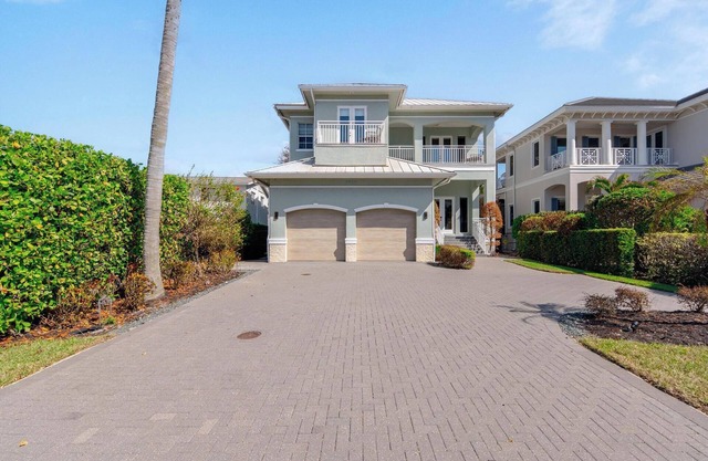 Luxurious Naples Home w/pool & 5min walk to beach