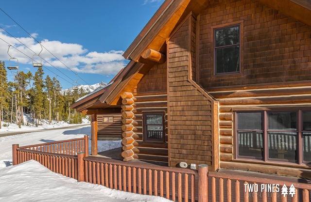 Powder Ridge Summer Getaway Cabin Near the Resort!