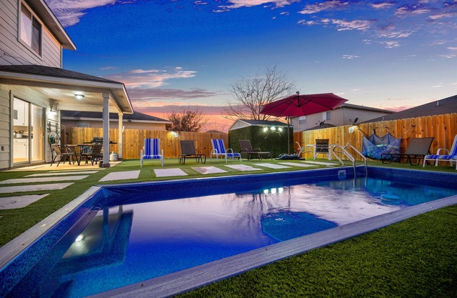 HERMOSA CASA ESPACIOSA EN MEDIO DE TODO. PERFECTO PARA GRUPOS GRANDES.