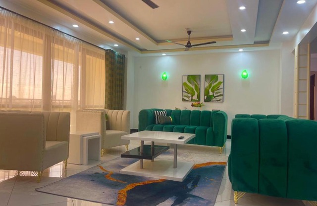 Luxurious three bedroom Apartment