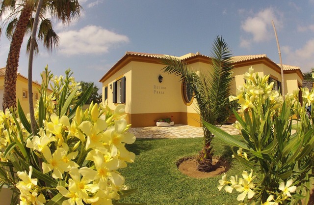 Casa de lujo con acceso directo a la playa con barbacoa y terraza con vistas al mar