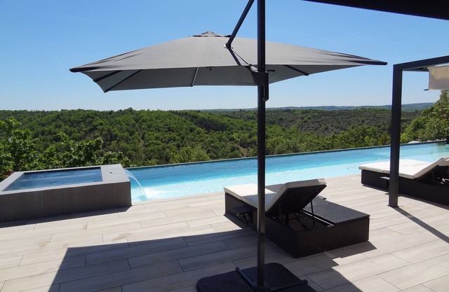 Lujosa VILLA SAINT CIRICE con SERVICIOS EXCEPCIONALES