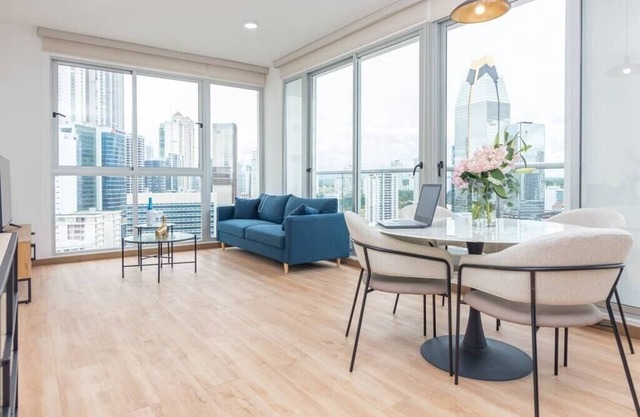 Luxury 1 bedroom apt free parking and balcony
