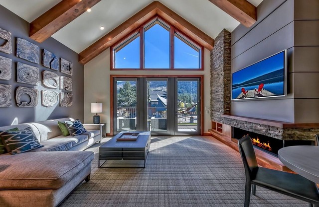 Luxury 2br Steps From Heavenly Village & Gondola 2 Bedroom Condo by RedAwning