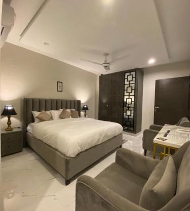 Luxury 3 BED Retreat in Central Islamabad by QRM Vacation Homes