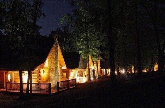Lujo 3 BR / 2BA Real Log Cabin-W / Private Hot Tub!
