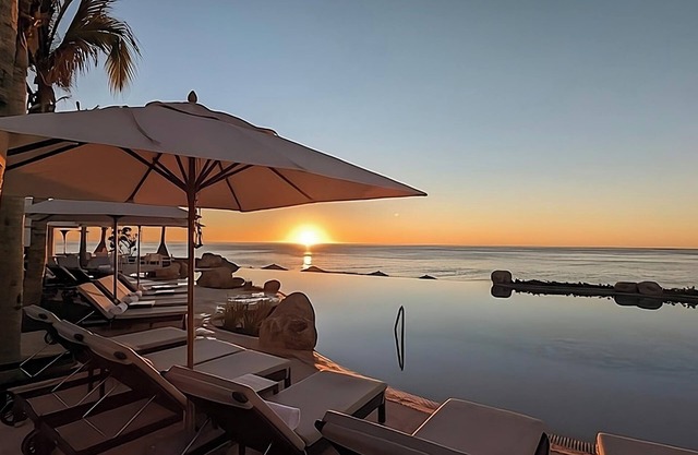 LUXURY 3BD/4BA Ocean Front Penthouse with Private Hot Tub!! Villa La Valencia