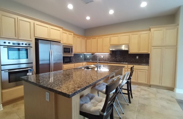 Luxury 4br/3.5bath house on west Alameda island