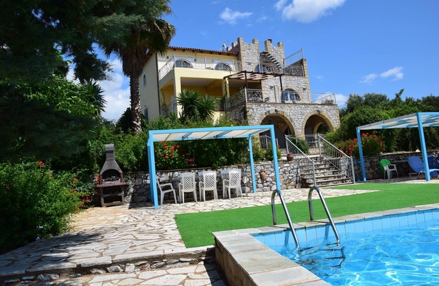 Villa de lujo de 5 dormitorios, piscina privada, aire acondicionado. Espectaculares vistas al mar.
