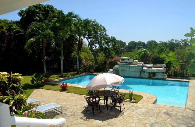 Villa de lujo de 5 dormitorios, apto para huéspedes, servicio de traslado gratuito en autobús, piscina privada
